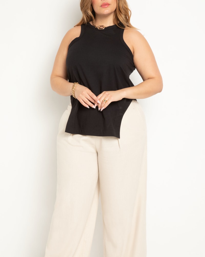 Front of a model wearing a size 22|24 Scooped Hem Tank Top in Black Onyx by ELOQUII. | dia_product_style_image_id:295383